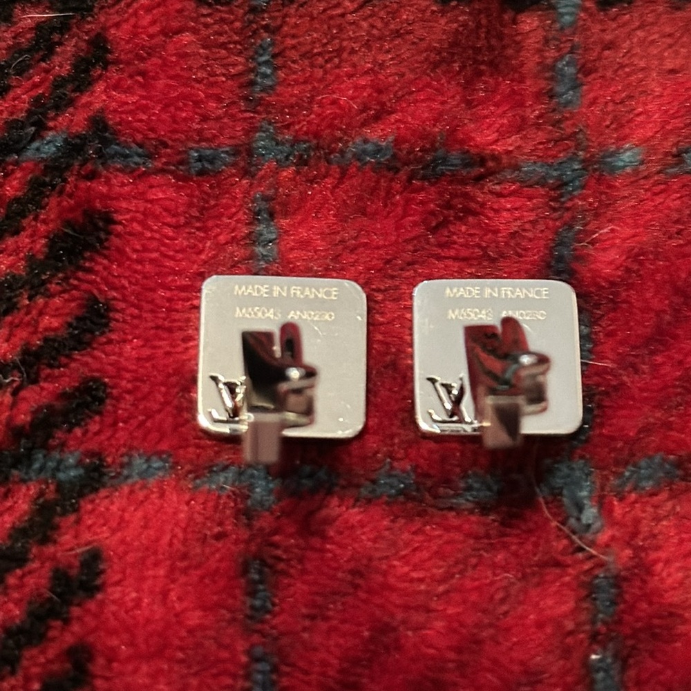 Louis Vuitton Cuff Links with box! - Picture 11 of 11